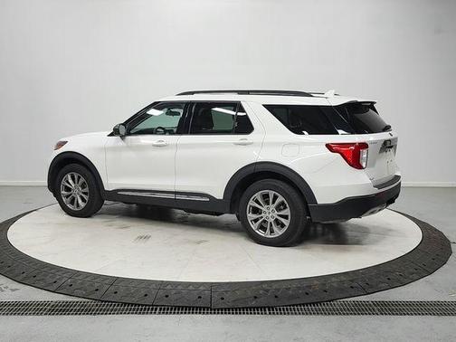 Star White 2023 Ford Explorer XLT