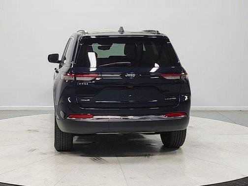 Midnight Sky 2023 Jeep Grand Cherokee Limited