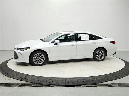2022 Toyota Avalon XLE