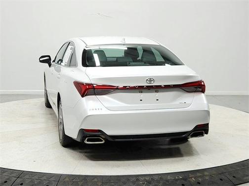2022 Toyota Avalon XLE