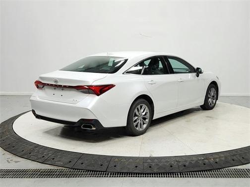 2022 Toyota Avalon XLE