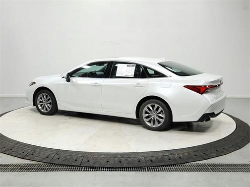 2022 Toyota Avalon XLE