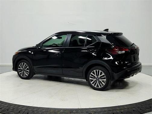 2022 Nissan Kicks SV