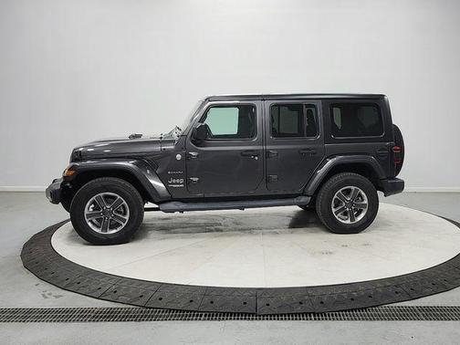 Granite Crystal Clearcoat Metallic 2018 Jeep Wrangler Unlimited Sahara
