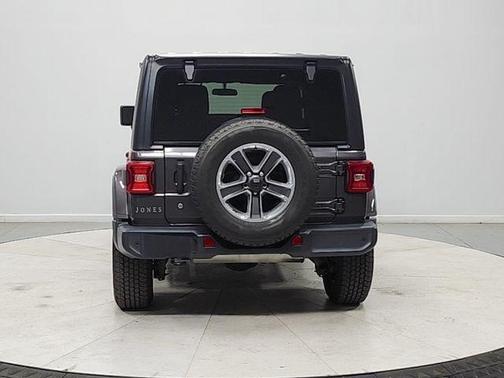 Granite Crystal Clearcoat Metallic 2018 Jeep Wrangler Unlimited Sahara