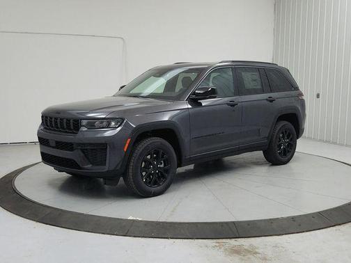 Metallic 2026 Jeep Grand Cherokee Laredo