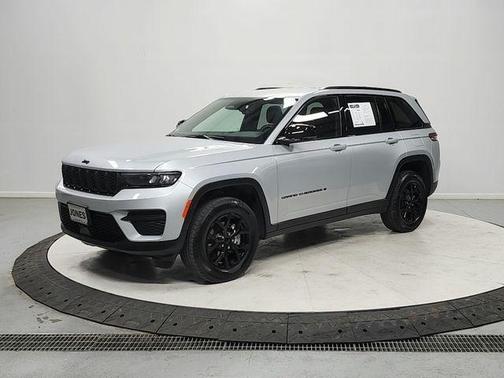 Silver Zynith 2025 Jeep Grand Cherokee Laredo