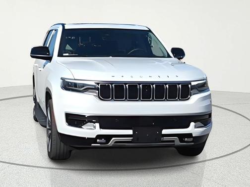 Bright White Clearcoat 2023 Jeep Wagoneer Series II