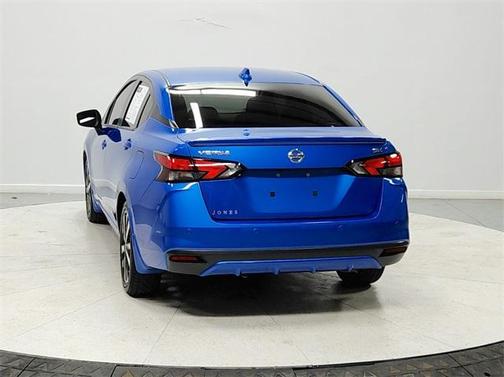 2022 Nissan Versa 1.6 SR