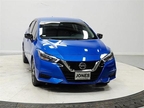 2022 Nissan Versa 1.6 SR