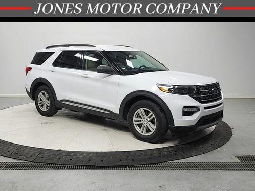 Oxford White 2024 Ford Explorer XLT