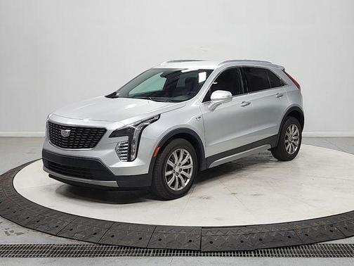 Radiant Silver Metallic 2022 Cadillac XT4 Premium Luxury