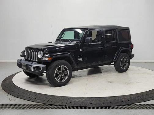 Black Clearcoat 2023 Jeep Wrangler Sahara