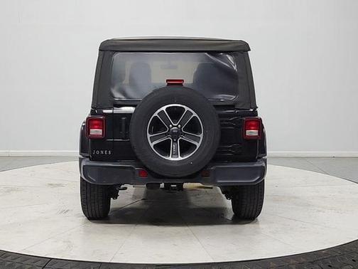 Black Clearcoat 2023 Jeep Wrangler Sahara
