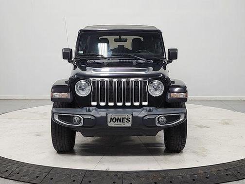 Black Clearcoat 2023 Jeep Wrangler Sahara
