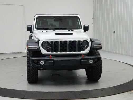 Bright White Clearcoat 2026 Jeep Wrangler Rubicon