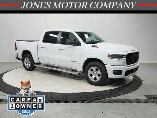 Bright White Clearcoat 2025 RAM 1500 Big Horn/Lone Star