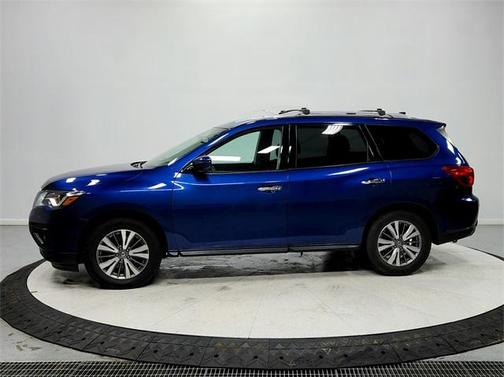 2020 Nissan Pathfinder SV