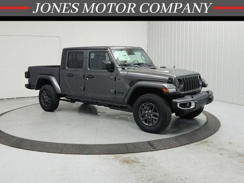 Granite Crystal Clearcoat Metallic 2026 Jeep Gladiator Sport