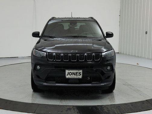 Black Crystal Pearlcoat 2026 Jeep Compass Latitude