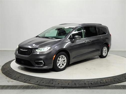 2022 Chrysler Pacifica Touring-L
