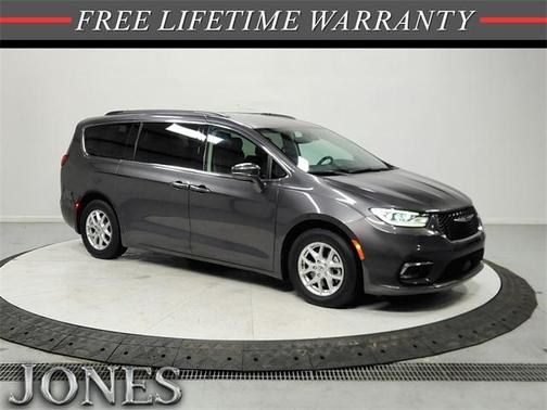 2022 Chrysler Pacifica Touring-L