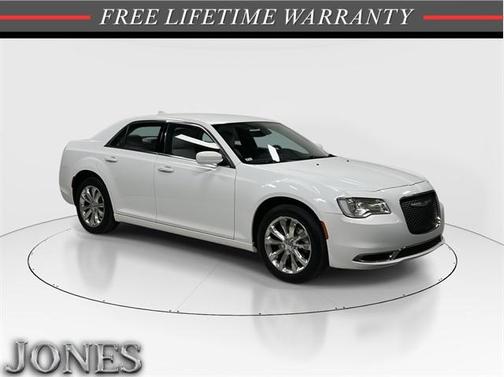 2023 Chrysler 300 Touring