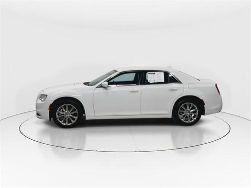 2023 Chrysler 300 Touring