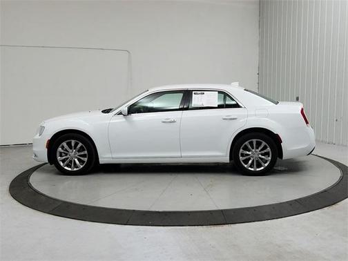2023 Chrysler 300 Touring