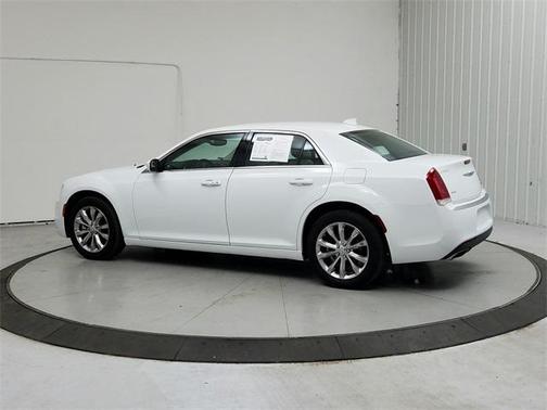 2023 Chrysler 300 Touring
