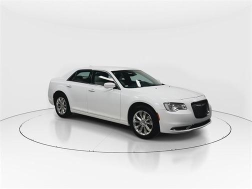 2023 Chrysler 300 Touring