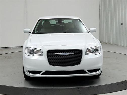 2023 Chrysler 300 Touring