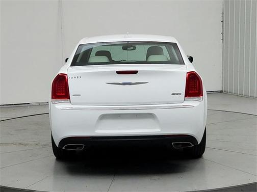 2023 Chrysler 300 Touring