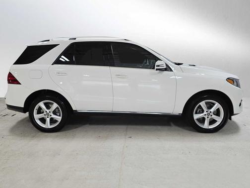 Polar White 2017 Mercedes-Benz GLE 350