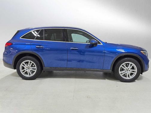 2025 Mercedes-Benz GLC 300 