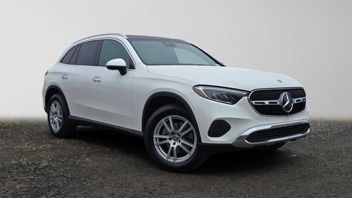 Polar White 2026 Mercedes-Benz GLC 300
