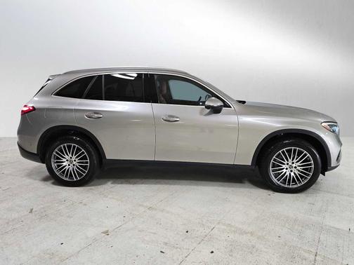 Mojave Silver Metallic 2024 Mercedes-Benz GLC 300 4MATIC