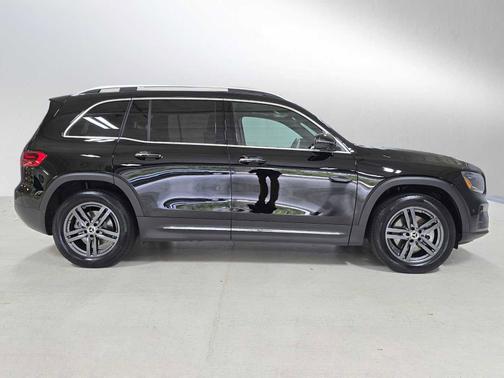 2025 Mercedes-Benz GLB 250 4MATIC