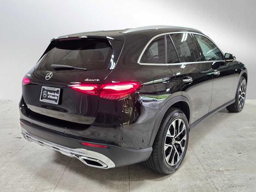 Black 2025 Mercedes-Benz GLC 350e