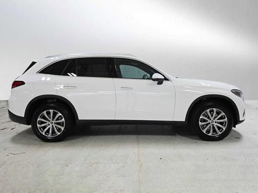 Polar White 2026 Mercedes-Benz GLC 300 4MATIC