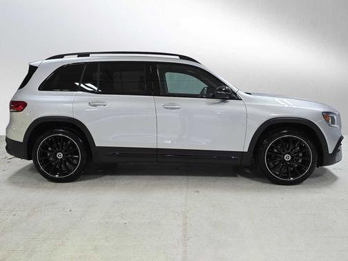 Iridium Silver Metallic 2023 Mercedes-Benz GLB 250