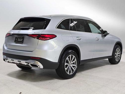 2025 Mercedes-Benz GLC 300 