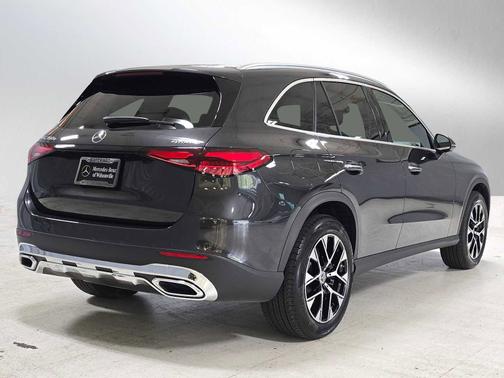 Graphite Grey Metallic 2026 Mercedes-Benz GLC 350e