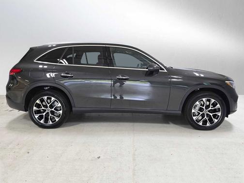 Graphite Grey Metallic 2026 Mercedes-Benz GLC 350e