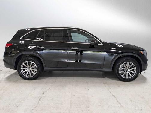 2023 Mercedes-Benz GLC 300