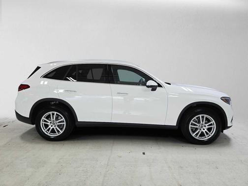 Polar White 2026 Mercedes-Benz GLC 300 4MATIC