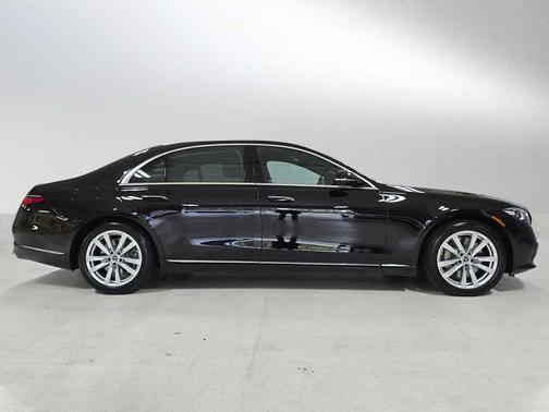 2025 Mercedes-Benz S-Class 