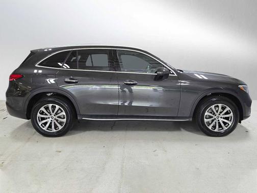 Graphite Grey Metallic 2026 Mercedes-Benz GLC 300