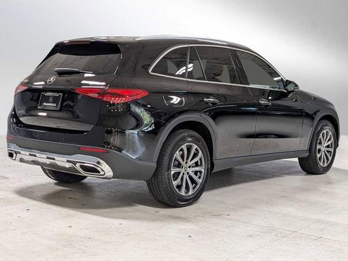 2025 Mercedes-Benz GLC 300