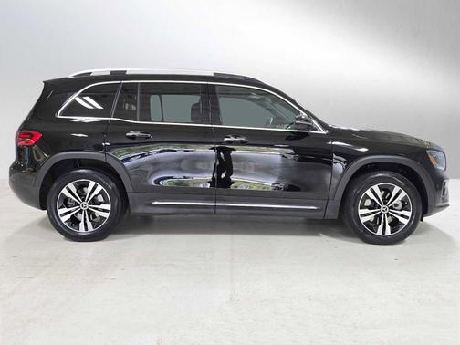 2025 Mercedes-Benz GLB 250 4MATIC